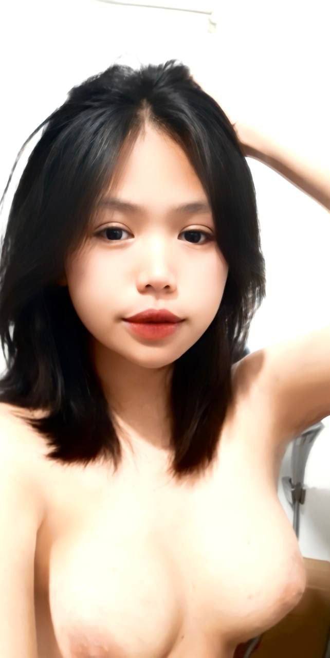 "Bản gốc" của con đĩ đồi trụy mở âm đạo để nhìn thấy tử cung (miệng nặng)